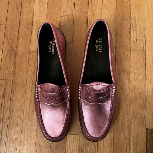 G.H.BASS Whitney Weejuns Penny Loafers in Metallic Pink - Picture 3 of 5